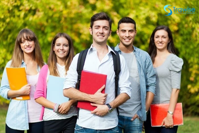du học sinh quốc tế học tập tại nước ngoài